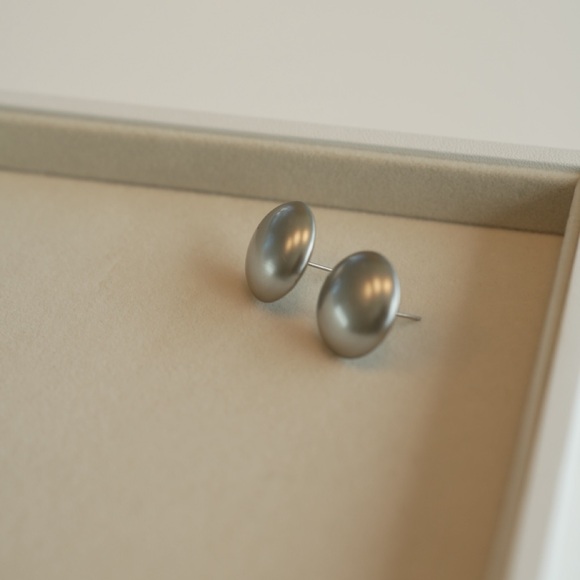 Vintage Silver Pierced Earrings - Picture 3 of 3